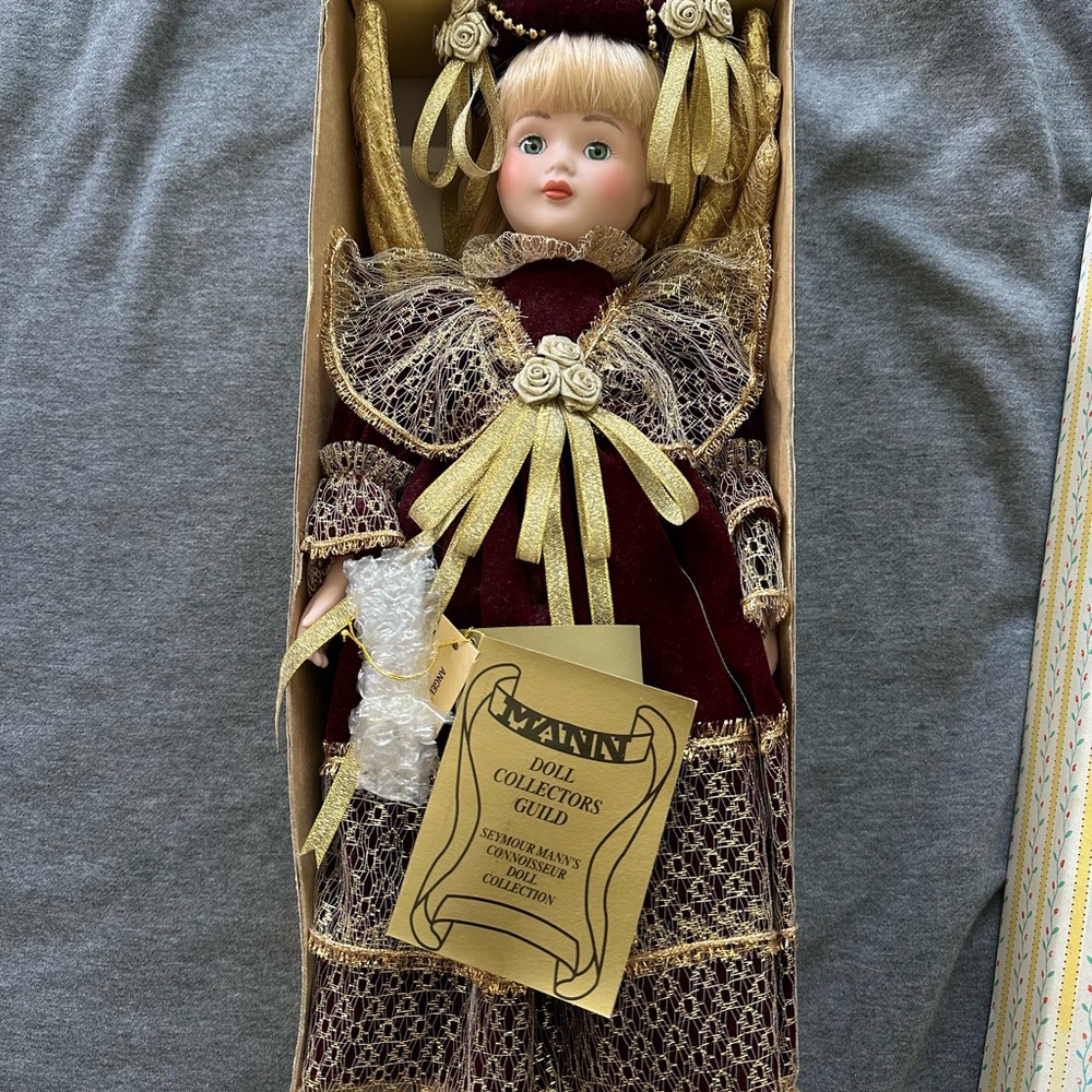 Vintage Seymour Mann Connoisseur Collection Doll